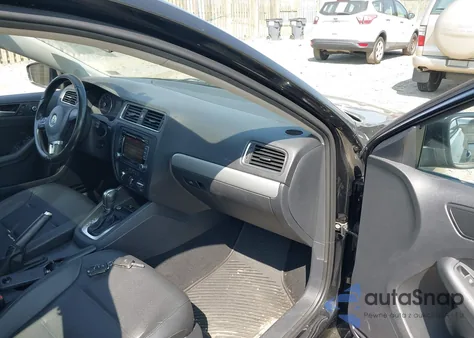 2014 Volkswagen Jetta 1.8T Se from USA, damaged, VIN 3VWD17AJ5EM393249